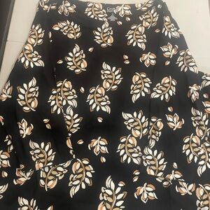 Croft & Barrow Black Tank Top with Cream and Tan Leaf Design